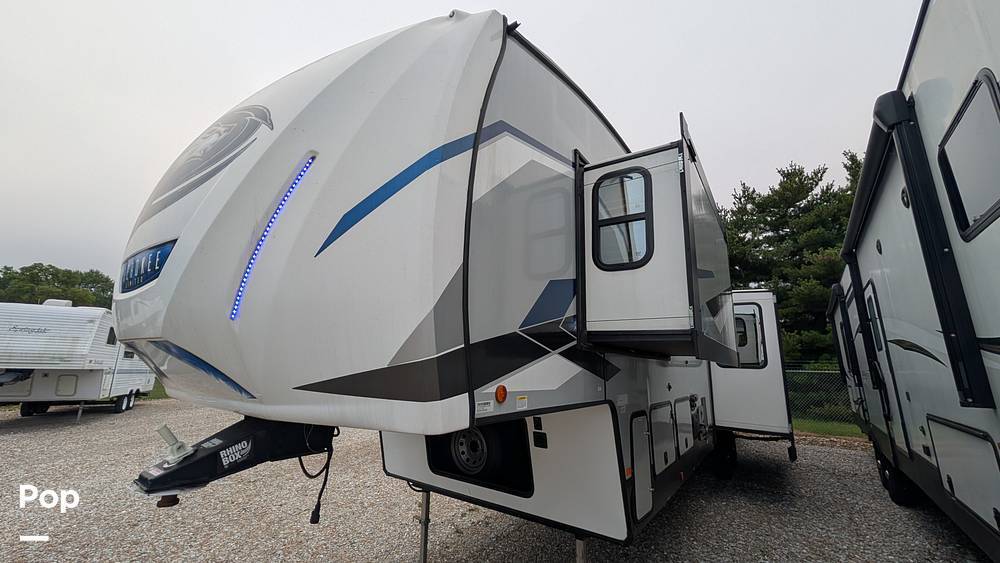 2023 Cherokee Arctic Wolf 3770SUITE in knightstown IN