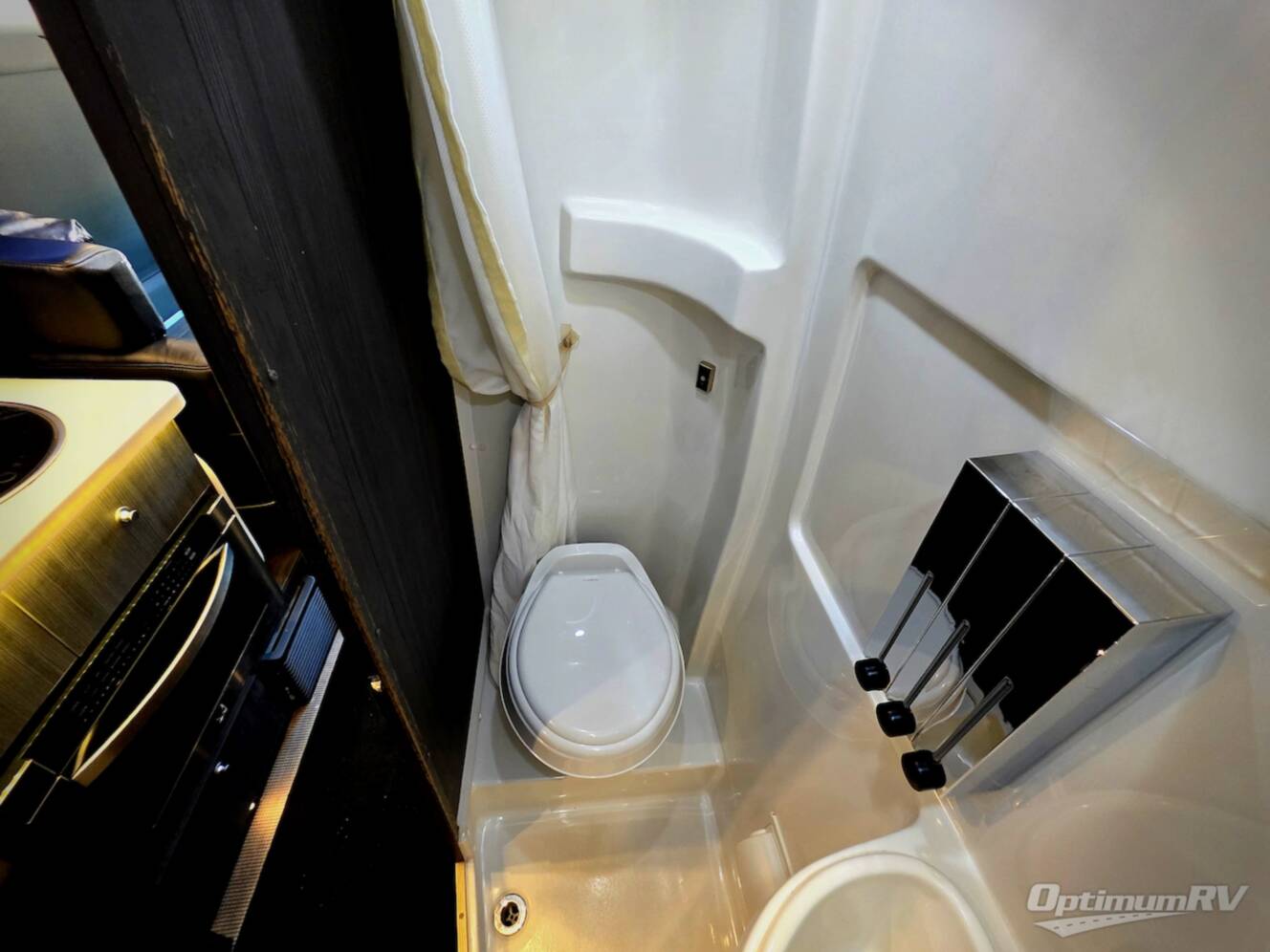 A photo of this 2020 Airstream Interstate Lounge EXT Std. Model