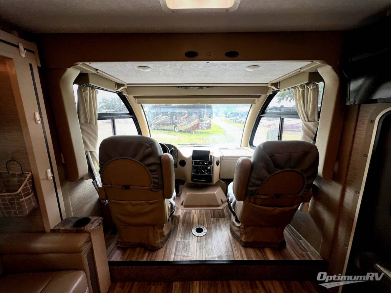 A photo of this 2021 Thor Axis 24.1