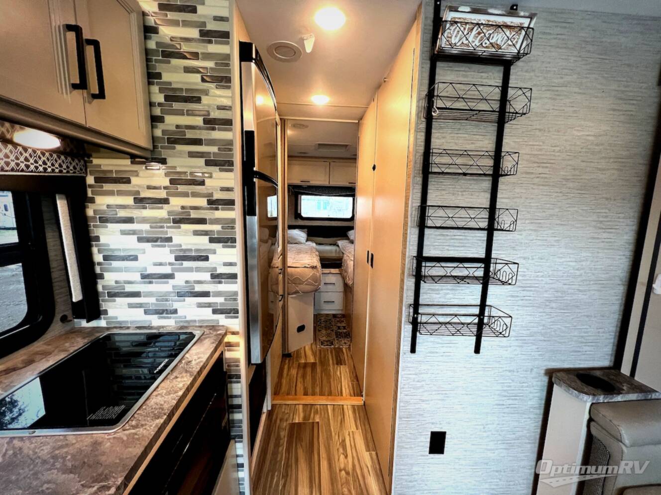 A photo of this 2021 Thor Axis 24.1