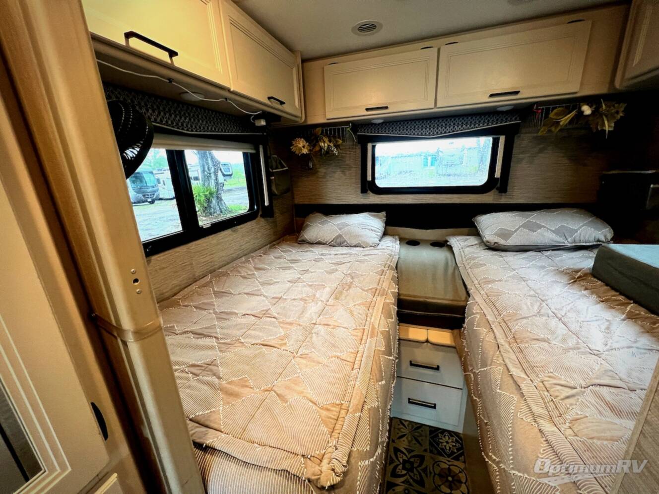 A photo of this 2021 Thor Axis 24.1