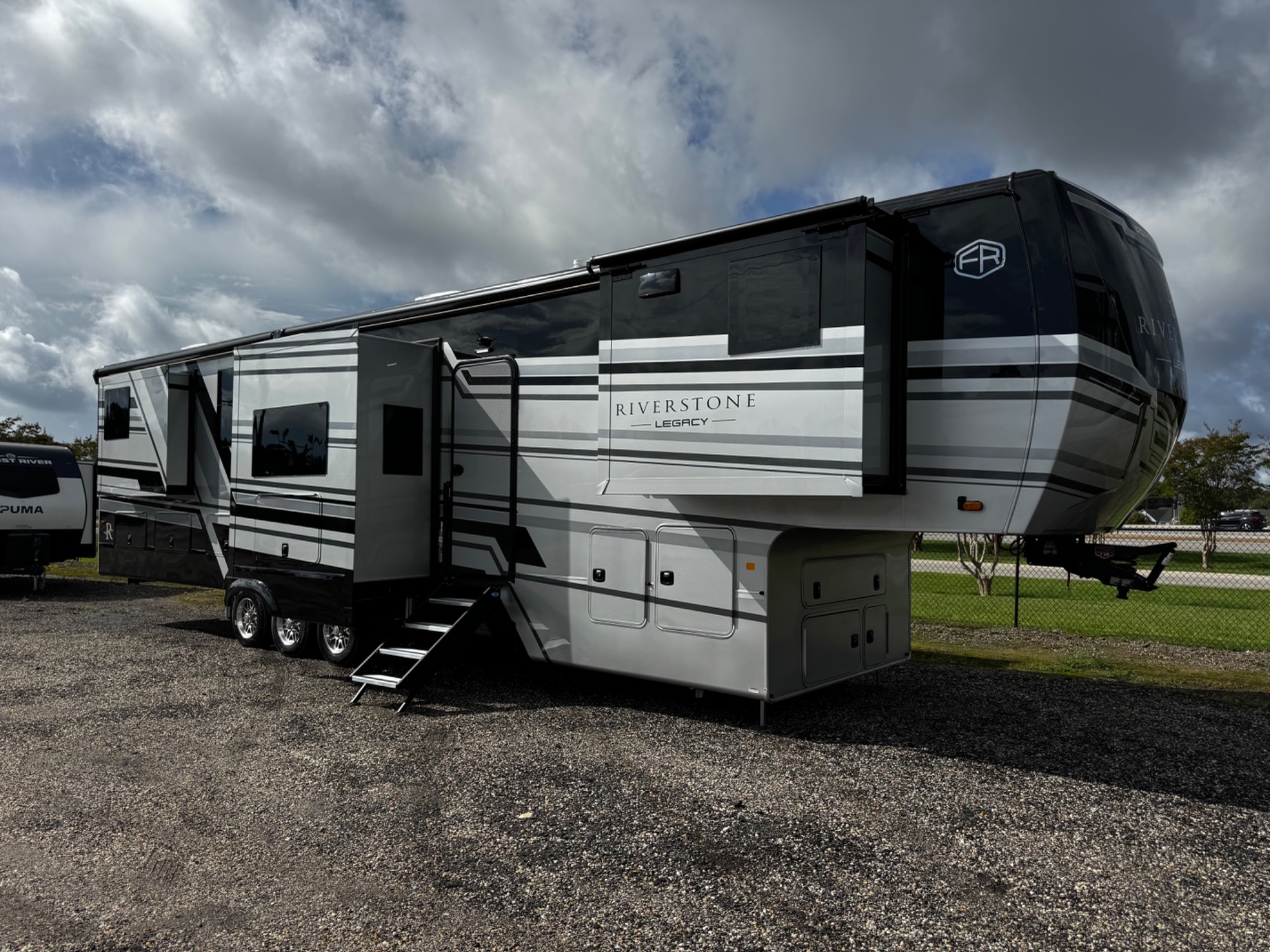 2027 Renegade Rv Villagio 25FW in robertsdale AL