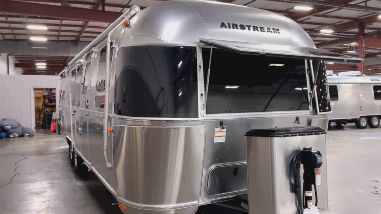 A photo of this 2027 Airstream Flying Cloud Bunk 30FBB