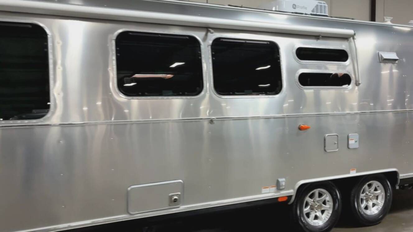A photo of this 2027 Airstream Flying Cloud Bunk 30FBB