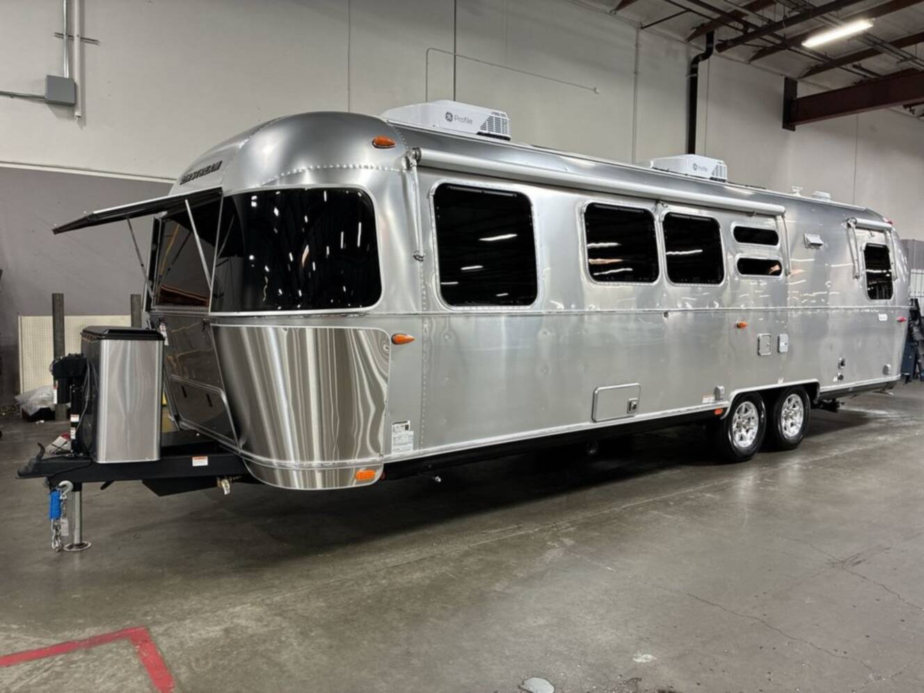 A photo of this 2027 Airstream Flying Cloud Bunk 30FBB