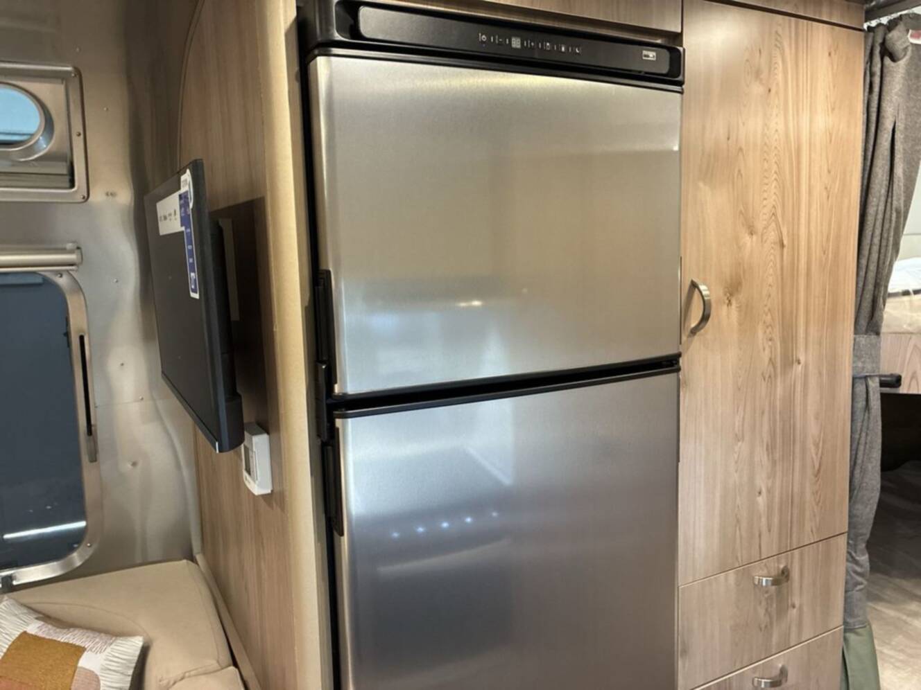 A photo of this 2027 Airstream Flying Cloud Bunk 30FBB
