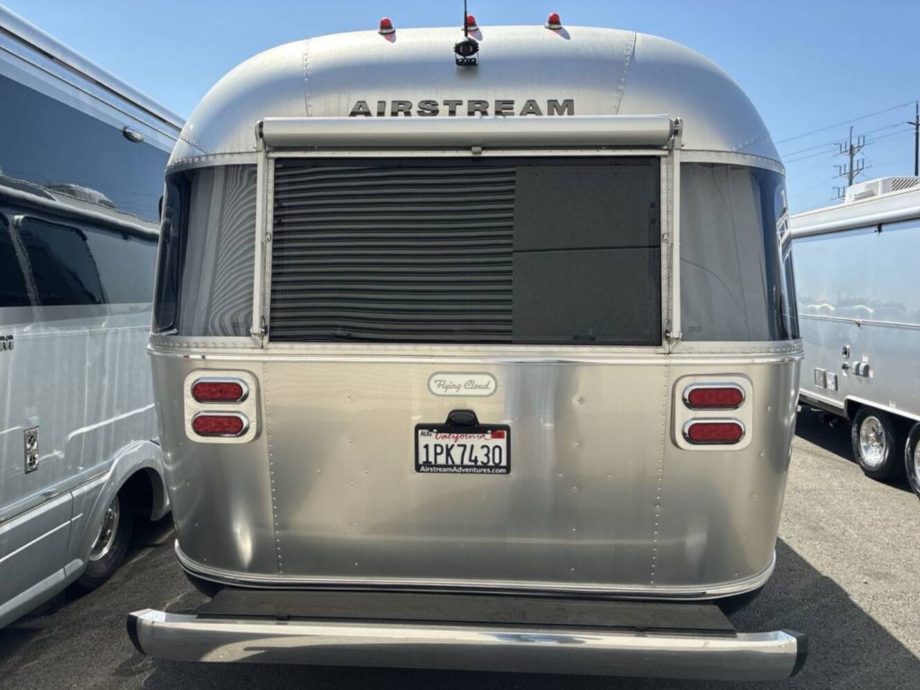 A photo of this 2024 Airstream Flying Cloud 25 Front Bed Queen