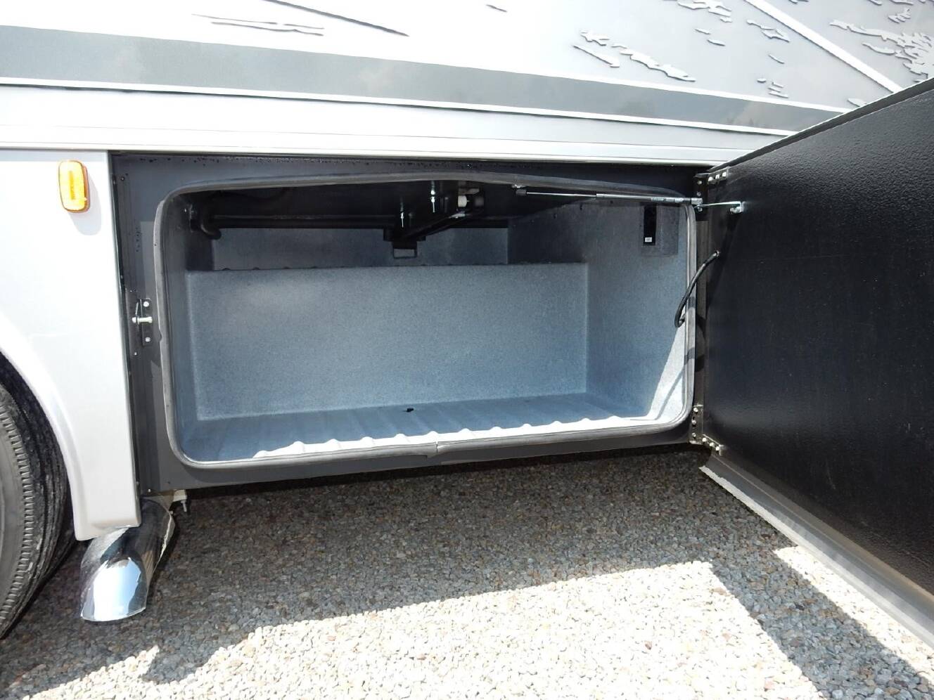 A photo of this 2027 Dynamax DX3 34KD