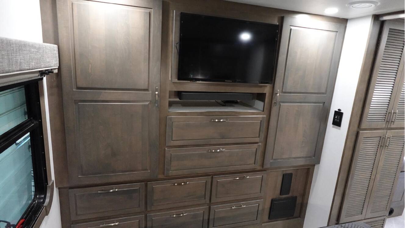 A photo of this 2024 Dynamax DX3 34KD