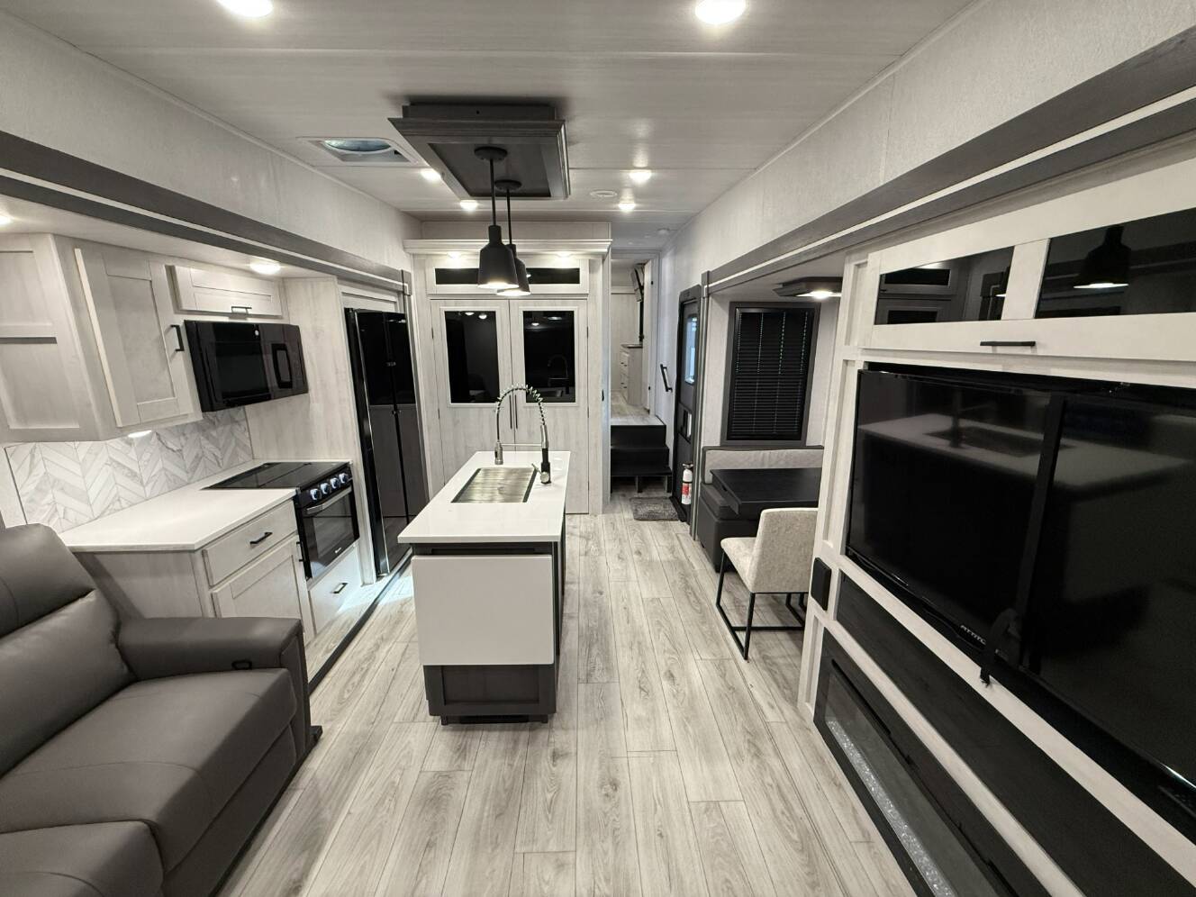 A photo of this 2025 East To West TANDARA 321RL-OK