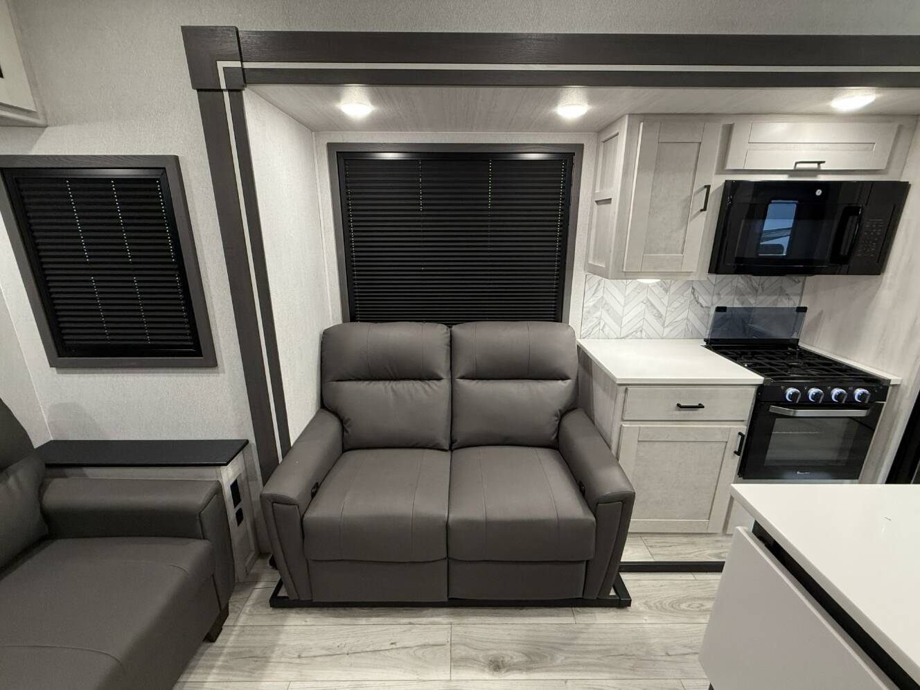 A photo of this 2025 East To West TANDARA 321RL-OK