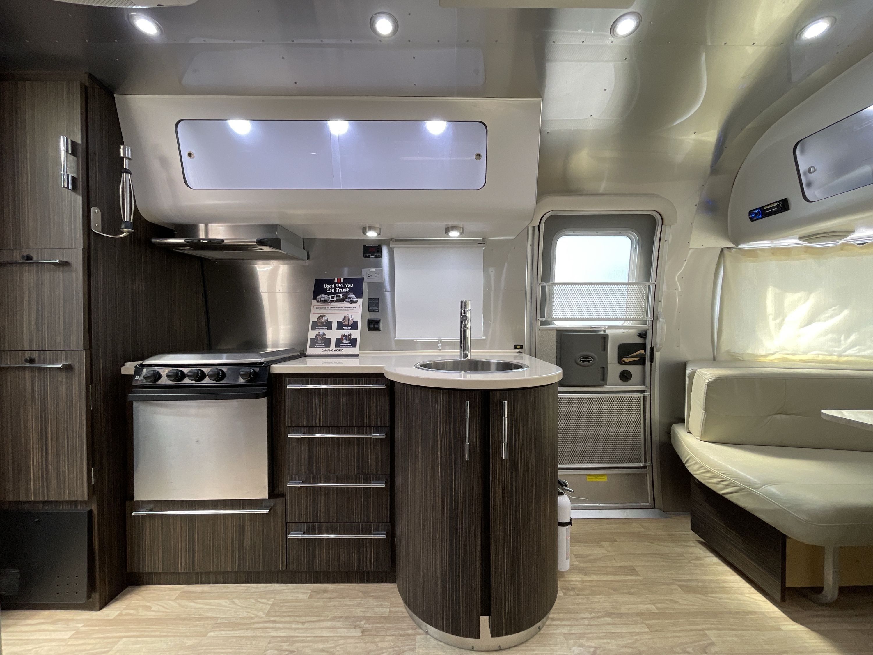2014 Airstream INTERNATIONAL SIGNATURE 27 in fountain CO