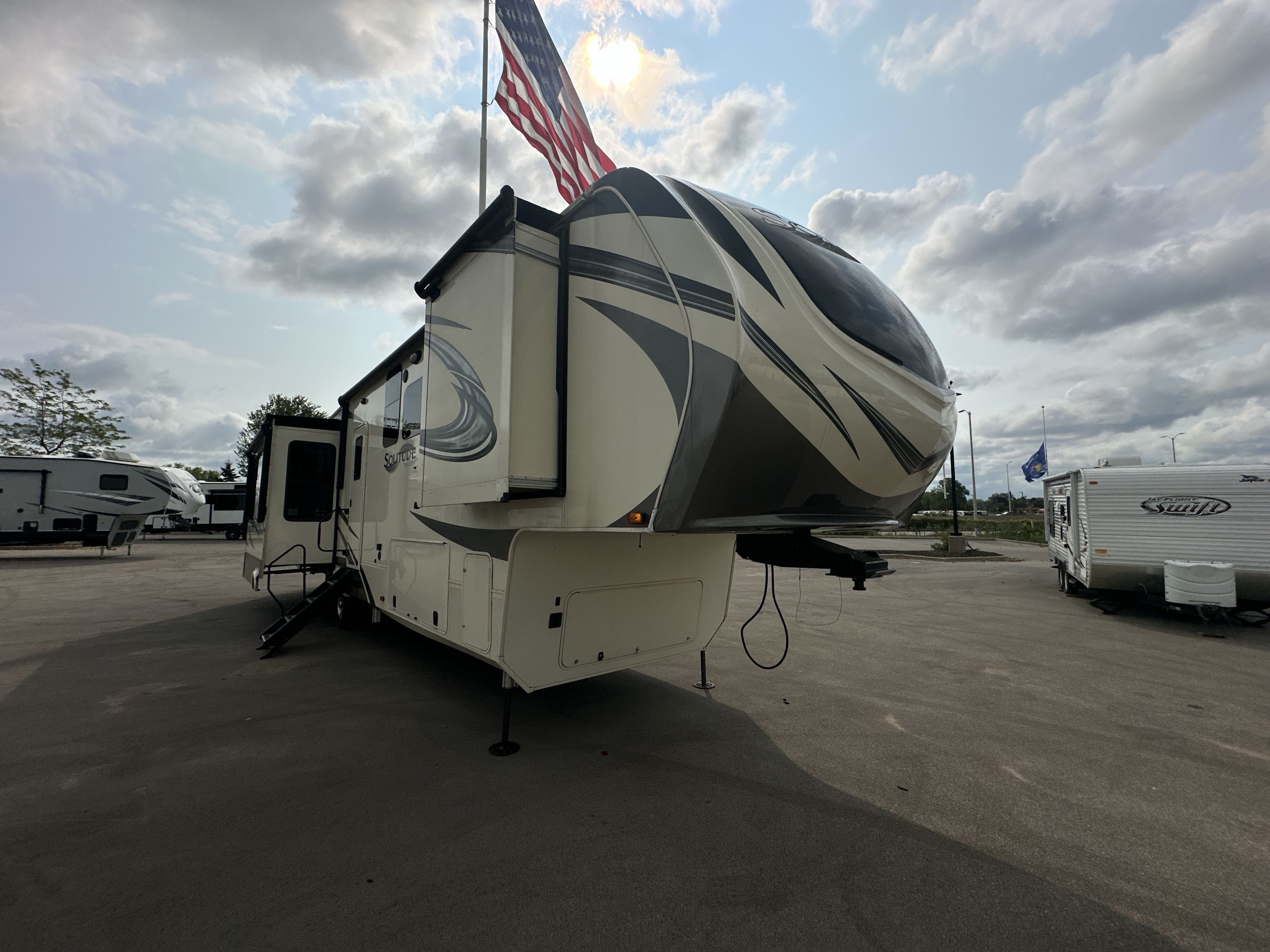 2020 Grand Design SOLITUDE 373FB in green bay WI