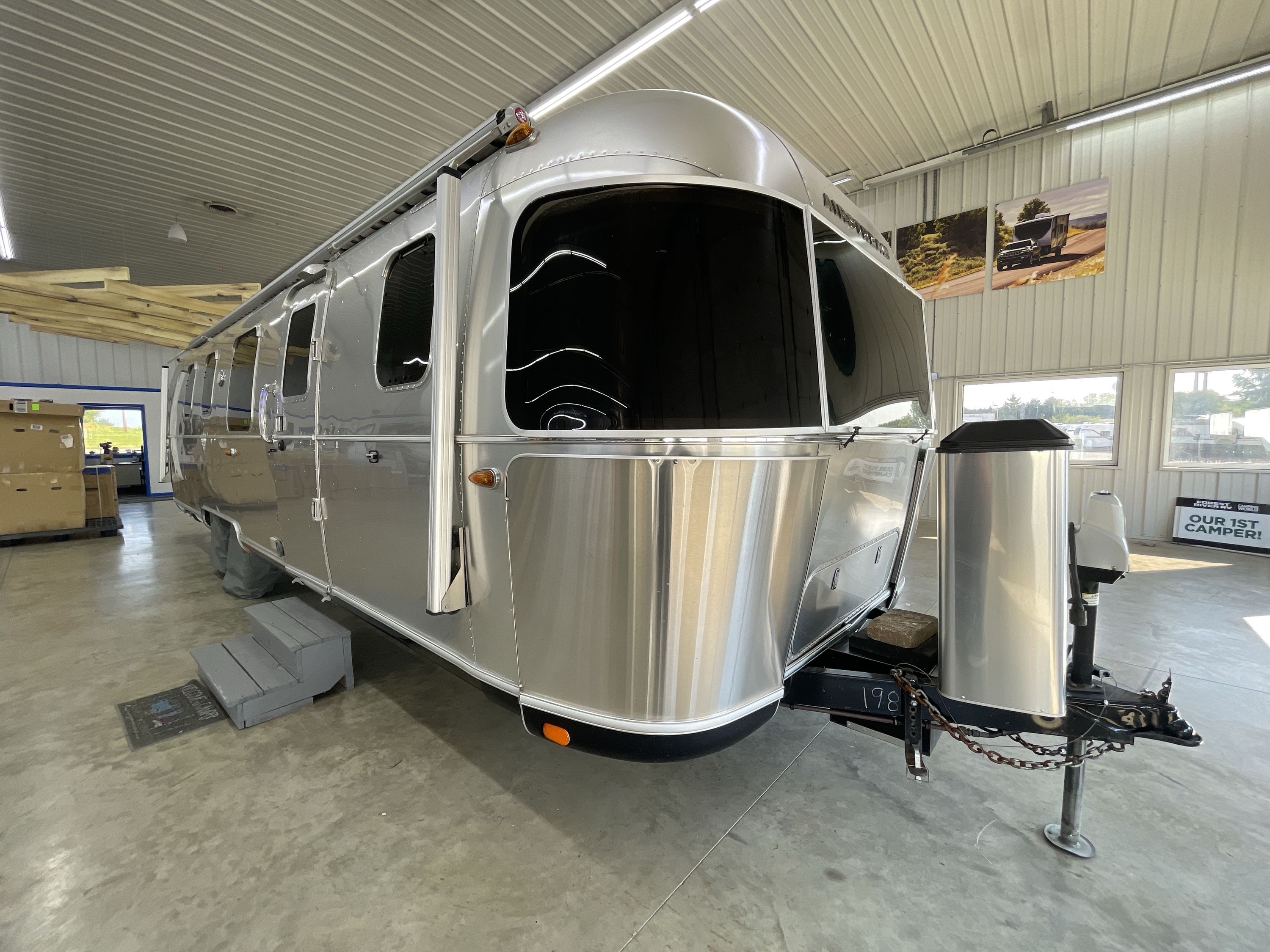 2018 Airstream CLASSIC 33FB QUEEN in piqua OH