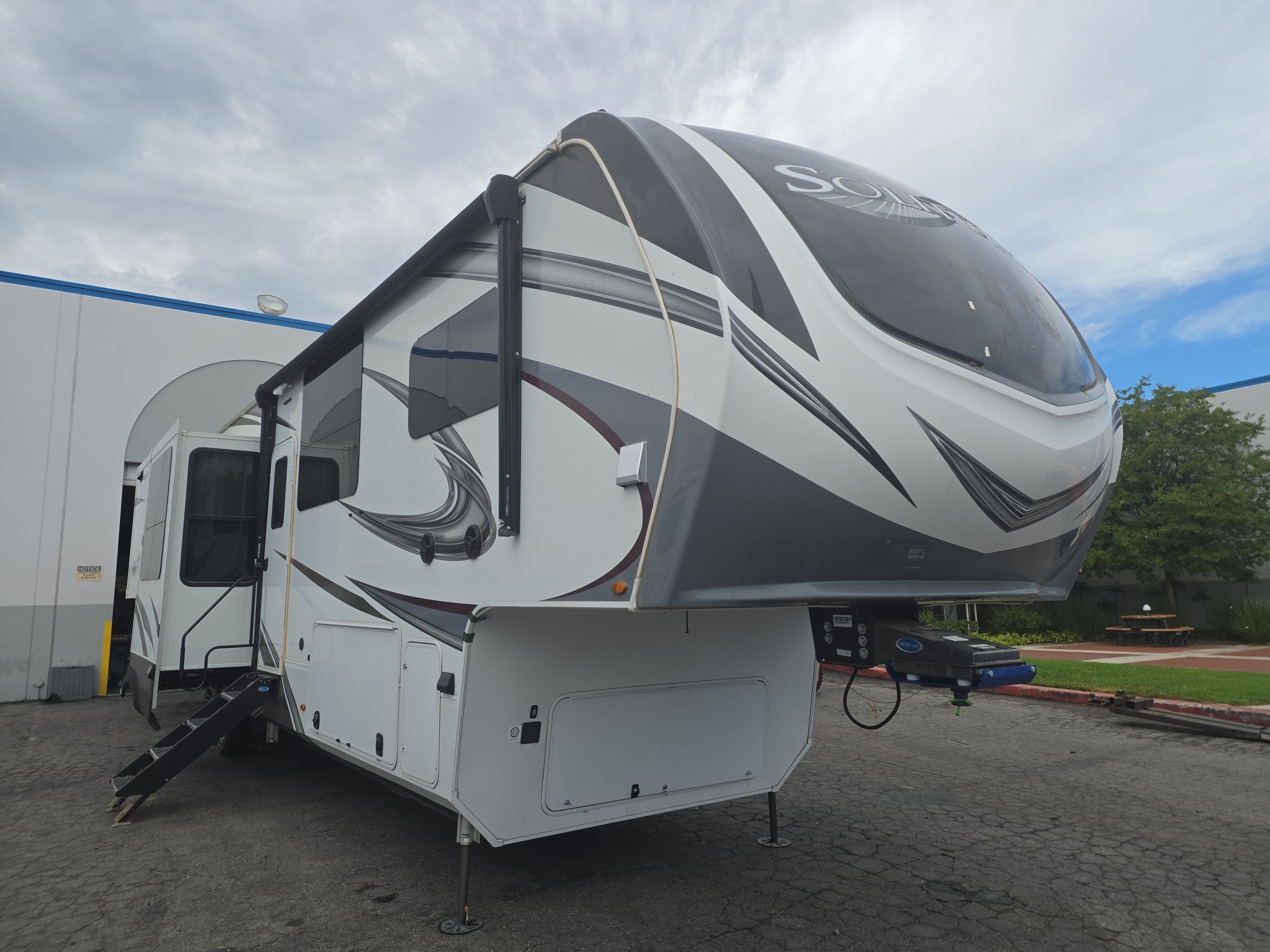 2022 Grand Design SOLITUDE 390RK in newhall CA