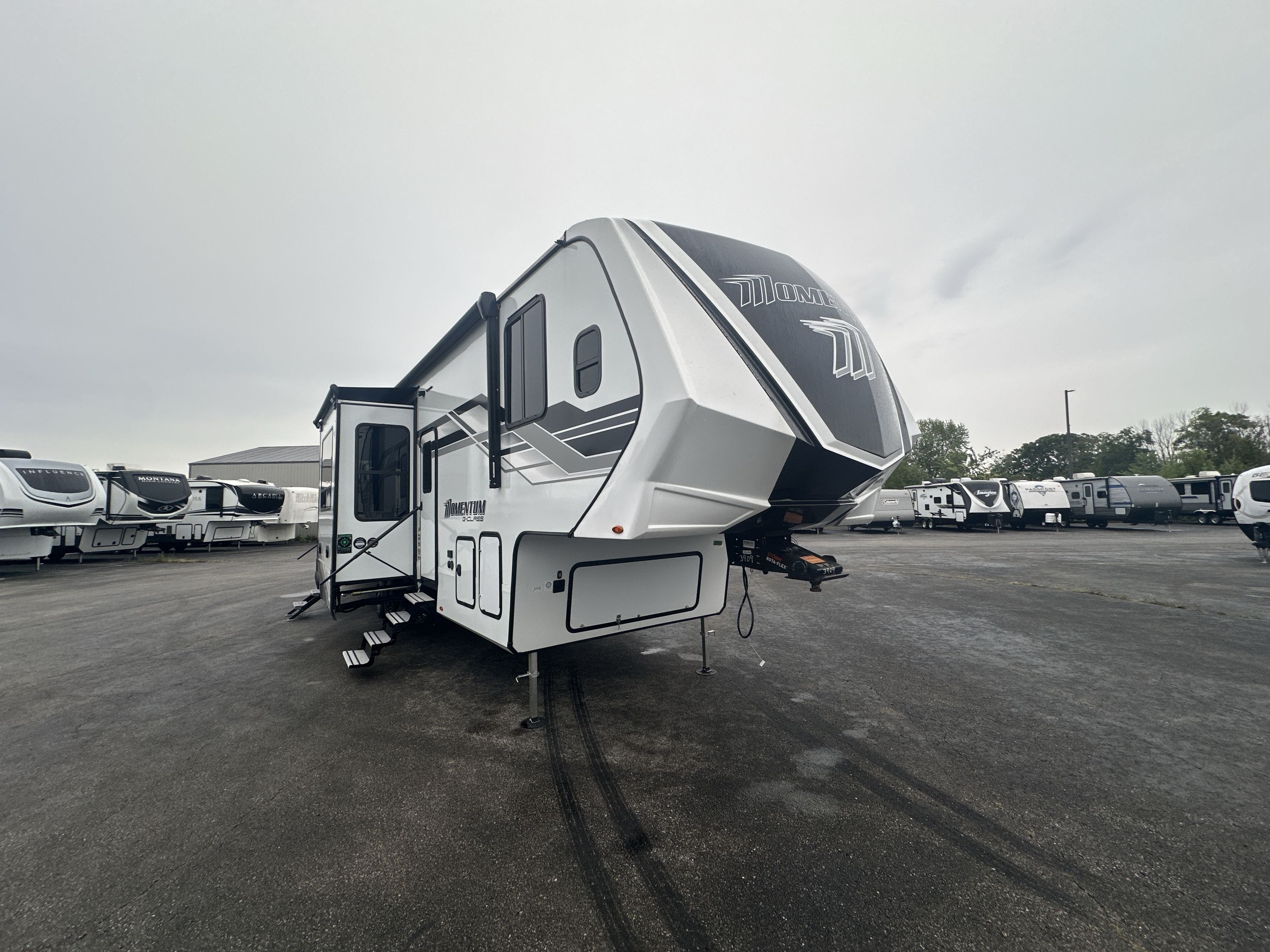 2025 Grand Design MOMENTUM G CLASS 350G in green bay WI