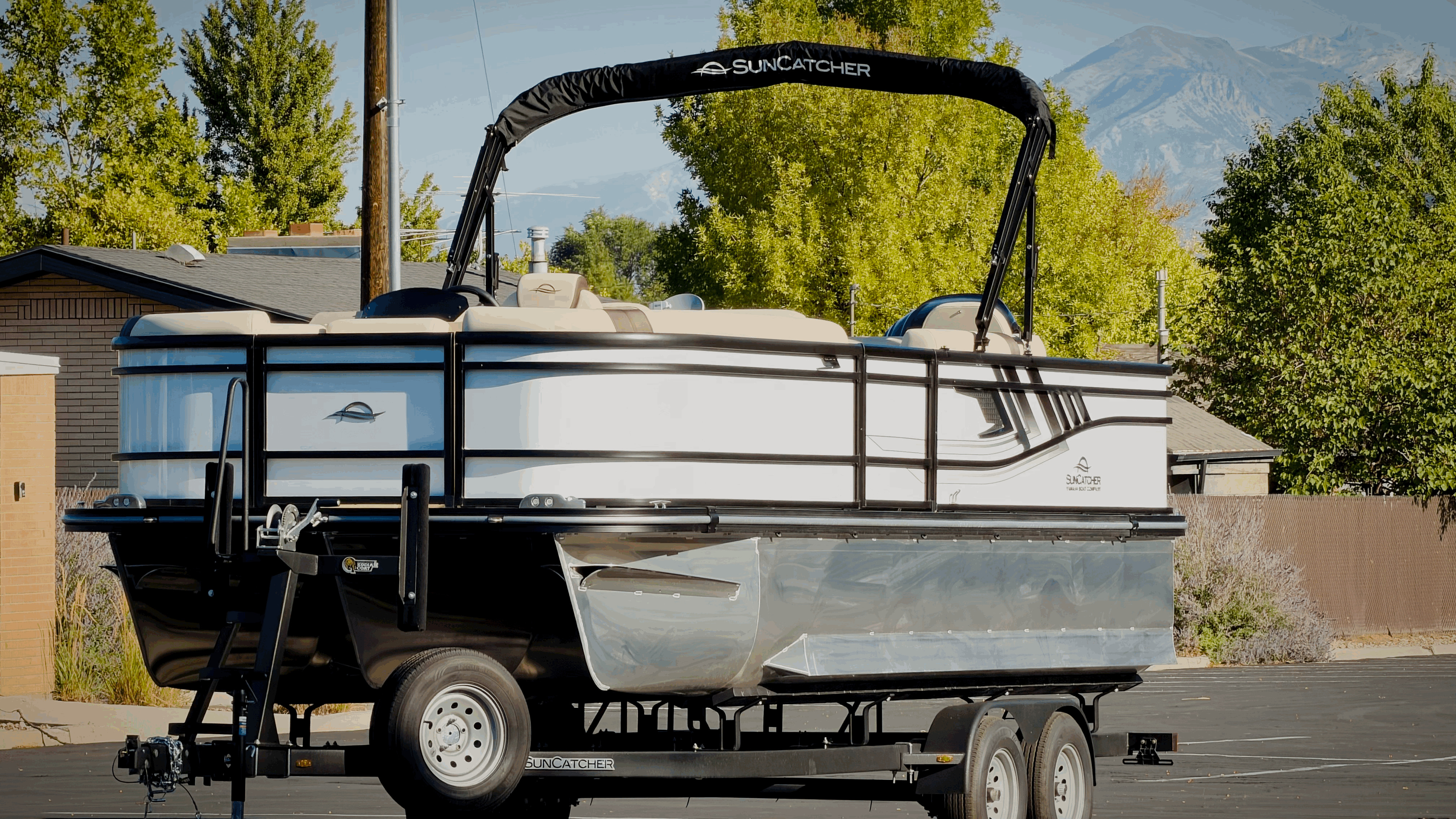 2027 Suncatcher Select 322RF Base 322SL in springville UT