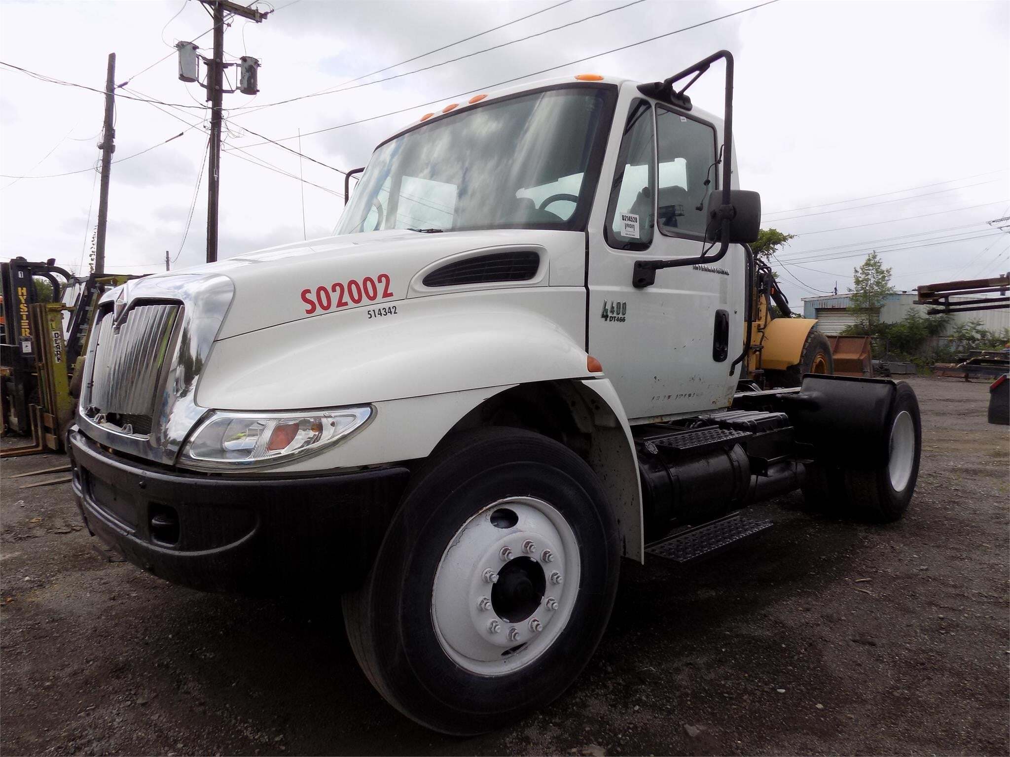 2002 INTERNATIONAL DURASTAR 4400 in Rochester, NY