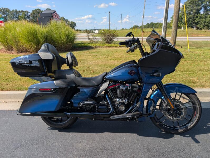 2019 Harley-Davidson CVO Road Glide CVO in Newnan, GA