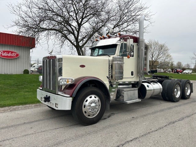 2022 Peterbilt 389 in Findlay, OH