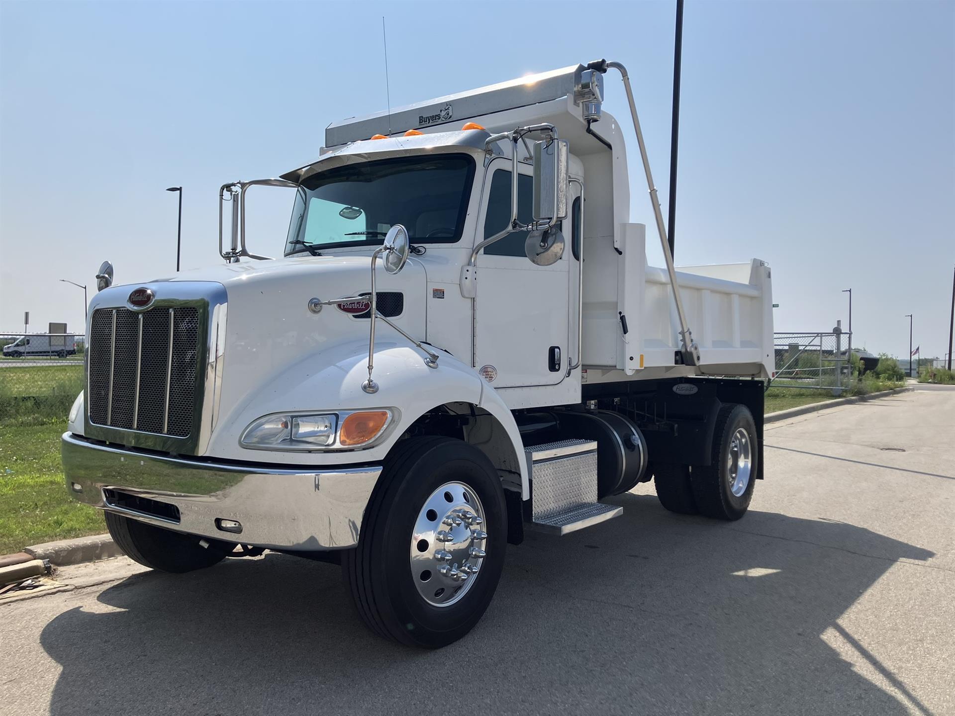 2019 PETERBILT 337 in South Saint Paul, MN