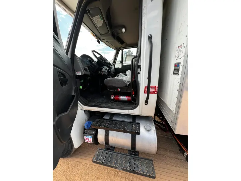 2019 INTERNATIONAL 4300