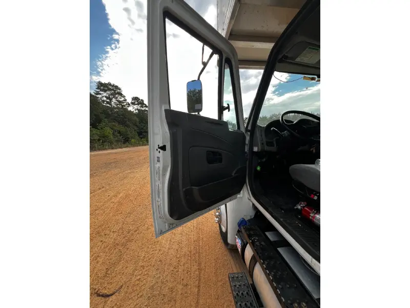 2019 INTERNATIONAL 4300