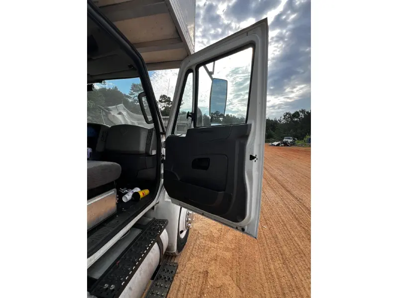 2019 INTERNATIONAL 4300