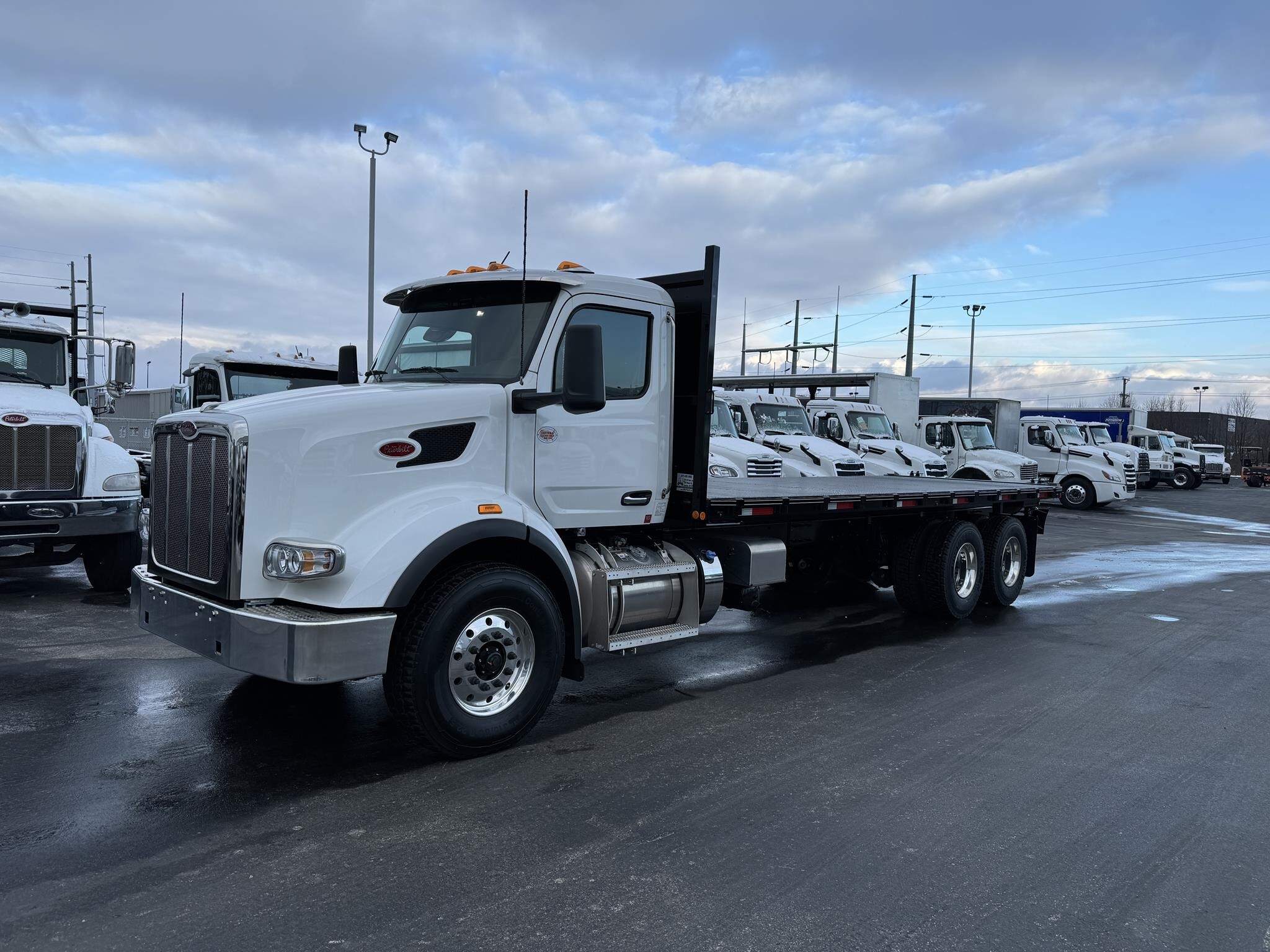2027 PETERBILT 567 in Columbus, OH
