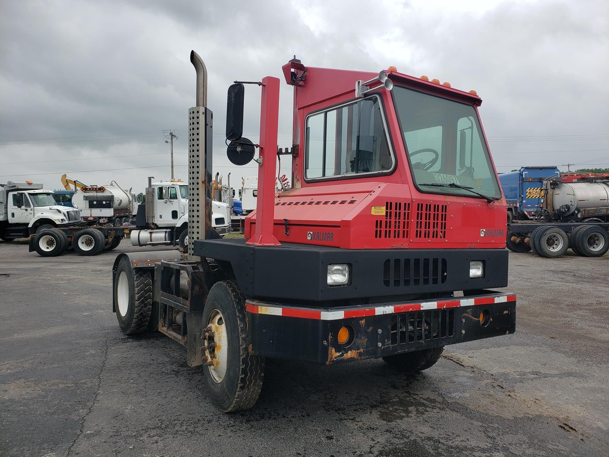 2011 KALMAR OTTAWA 4X2 in Caledonia, NY