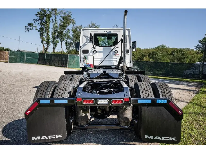 2026 MACK PINNACLE
