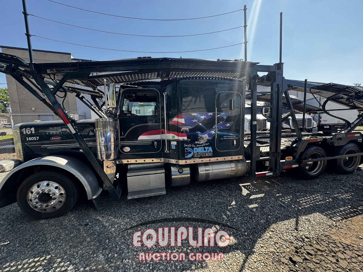2019 PETERBILT 389 in Linden, NJ