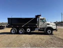 2015 MACK GRANITE GU813