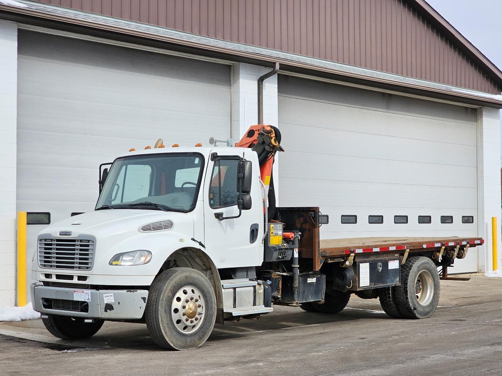 2017 FREIGHTLINER BUSINESS CLASS M2 106 in Berne, IN