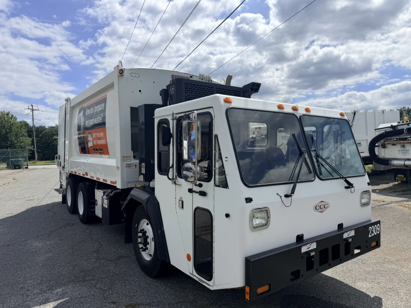 2017 CRANE CARRIER LET2 CC