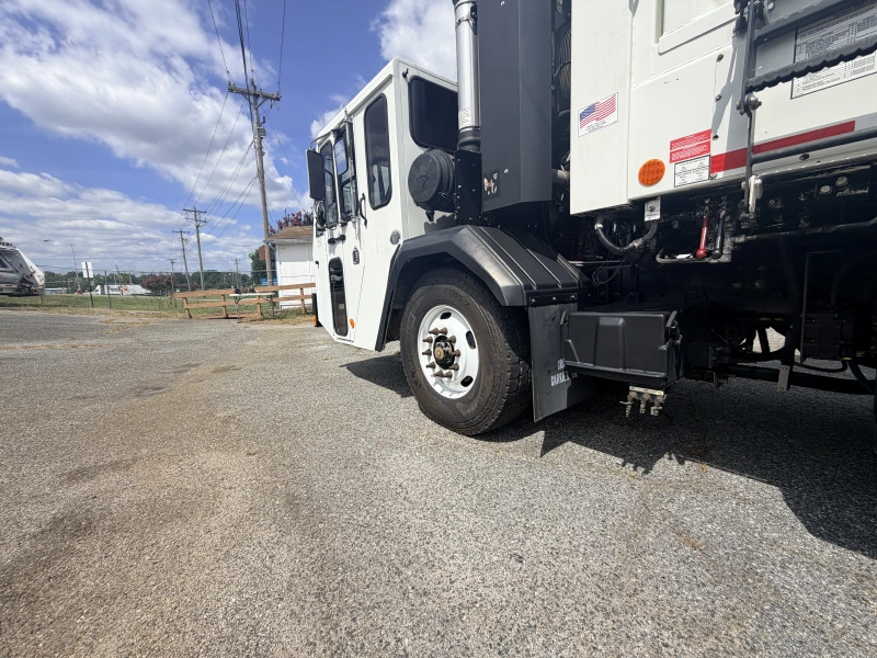 2017 CRANE CARRIER LET2 CC
