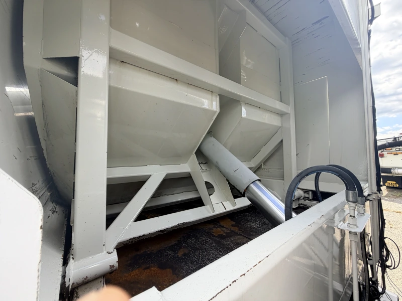 2017 CRANE CARRIER LET2 CC