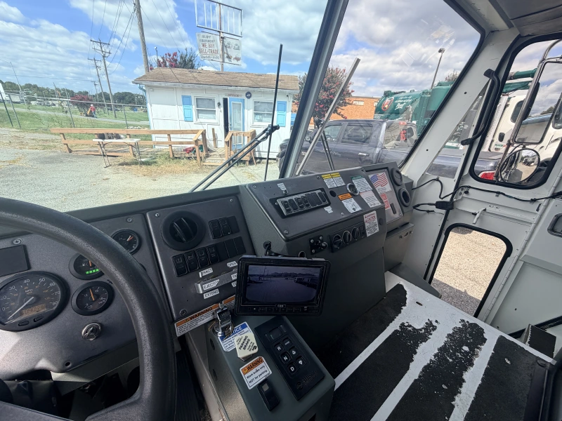2017 CRANE CARRIER LET2 CC