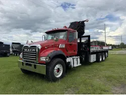 2017 MACK GU713