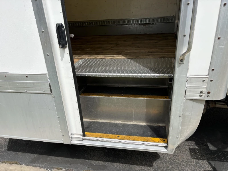 2019 INTERNATIONAL DURASTAR 4300