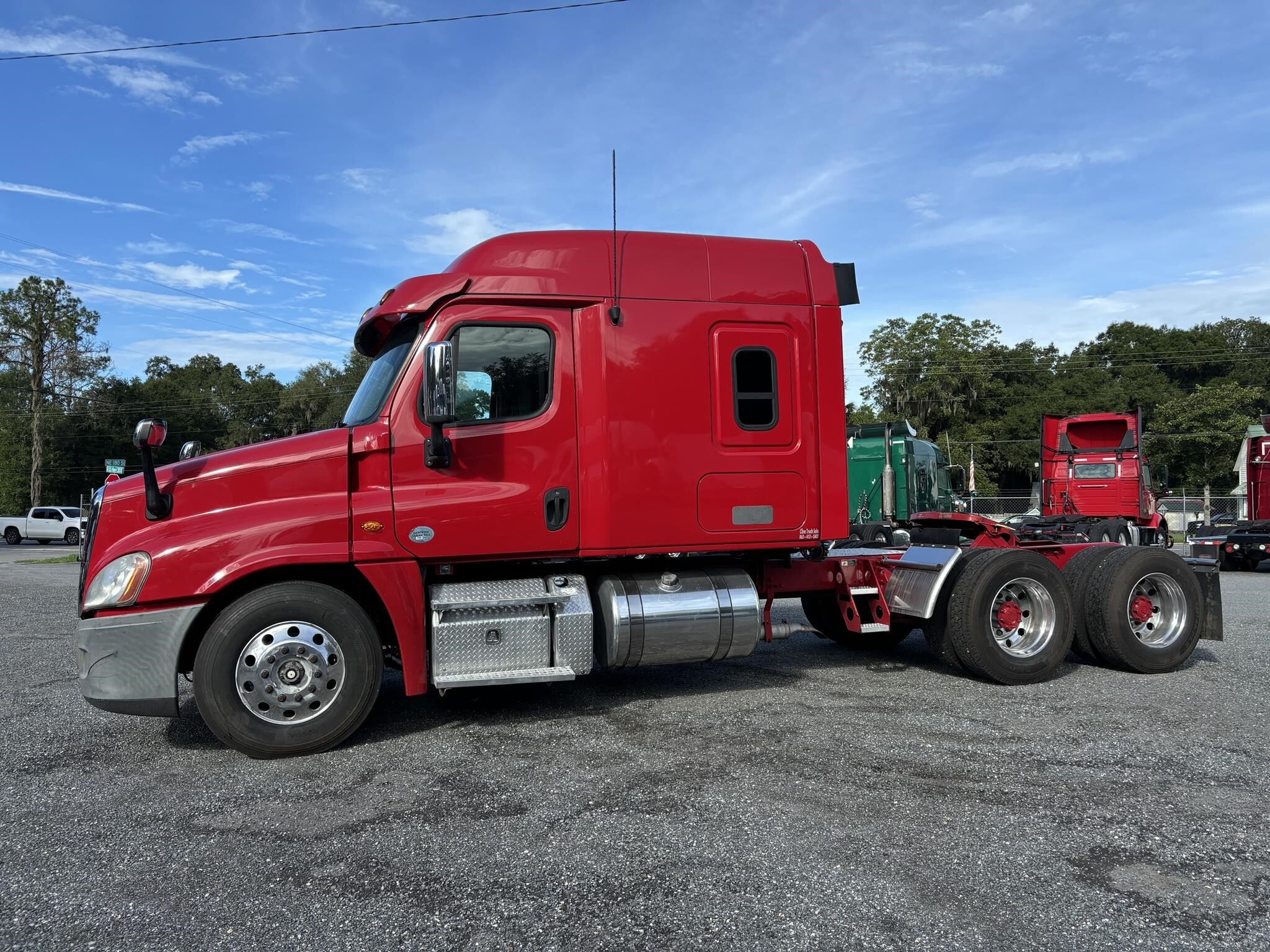 2017 FREIGHTLINER CASCADIA 125 in Citra, FL