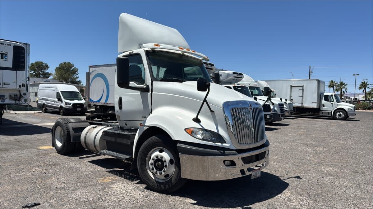 2019 INTERNATIONAL RH613 DAYCAB S/A in Fontana, CA