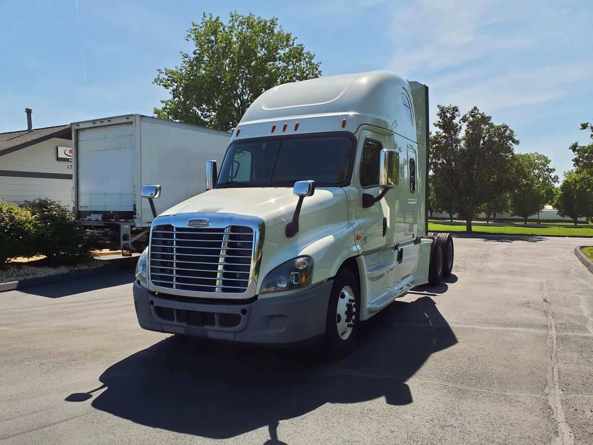 2020 FREIGHTLINER CASCADIA 125 in O Fallon, MO