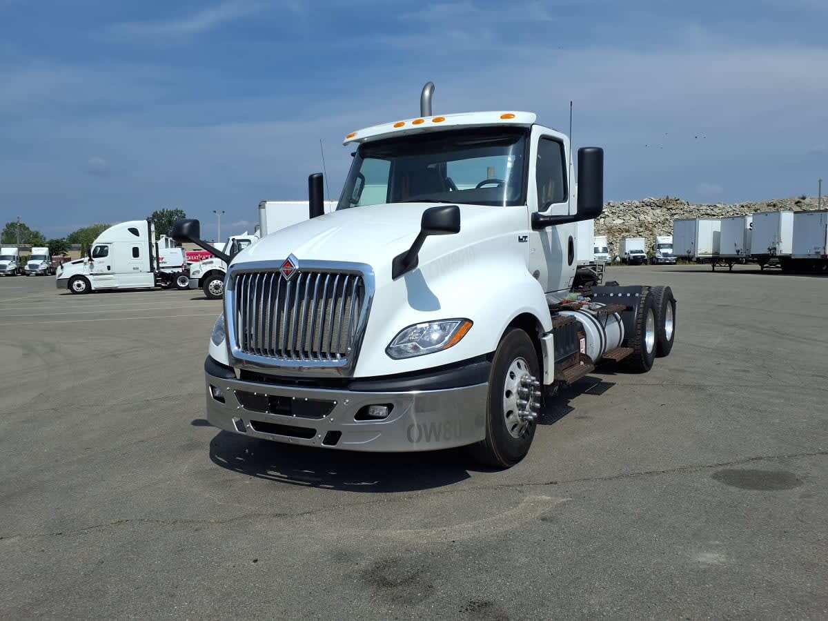2020 INTERNATIONAL LT625 DAYCAB T/A in Taylor, MI