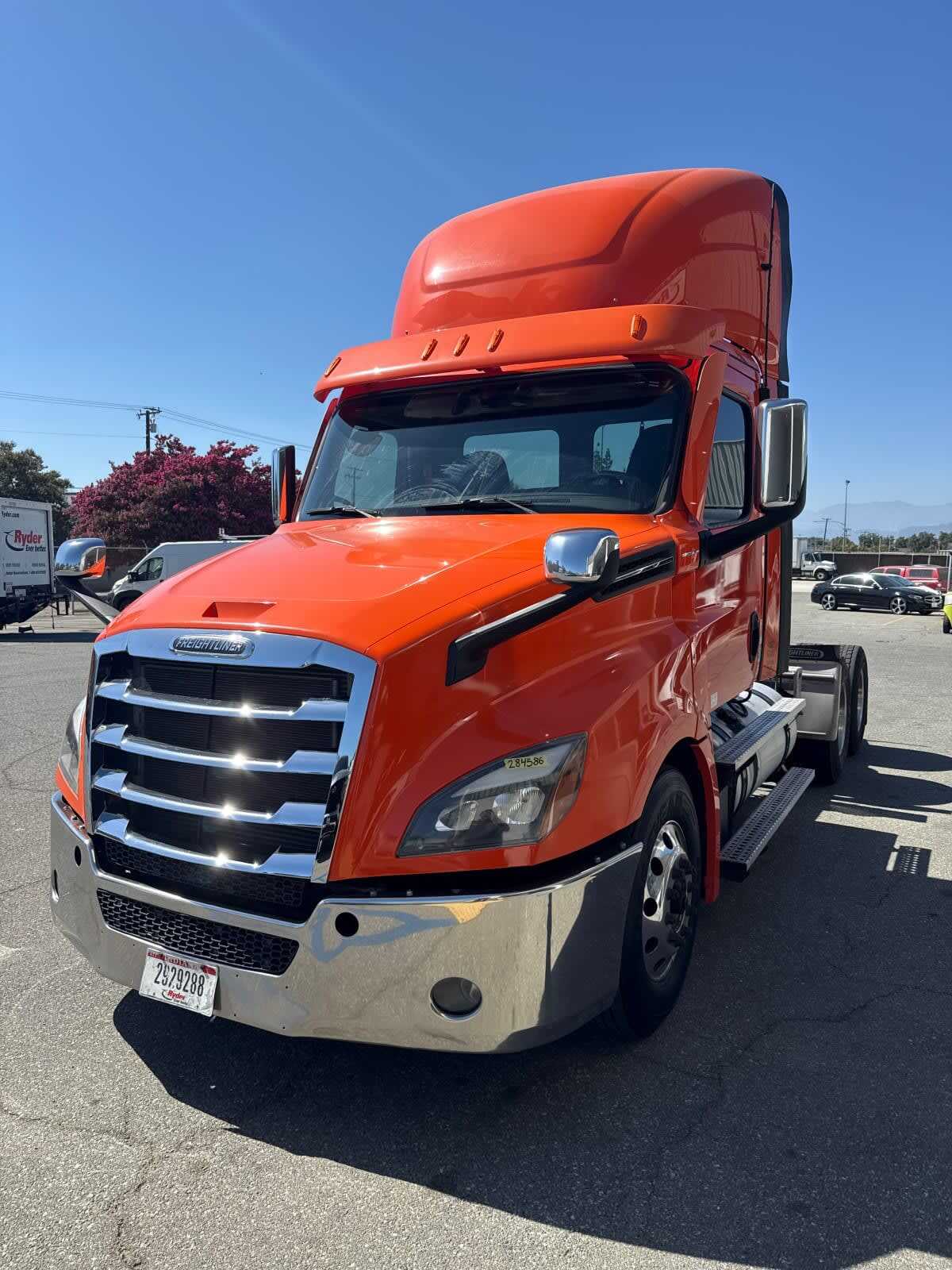 2020 FREIGHTLINER CASCADIA 126 in Pomona, CA