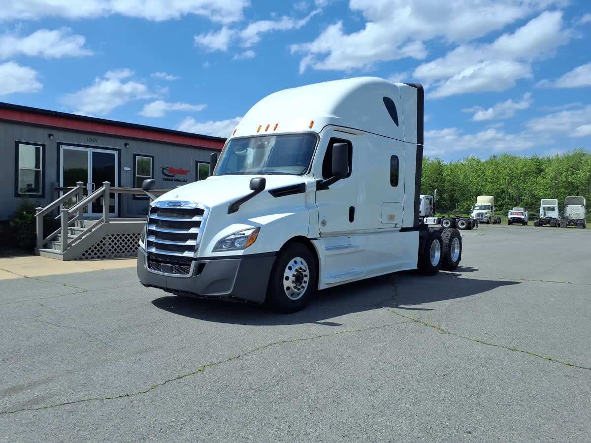 2022 FREIGHTLINER CASCADIA 126 in North Little Rock, AR