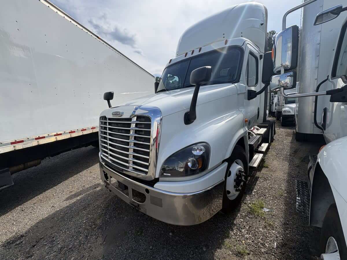 2019 FREIGHTLINER CASCADIA 125 in Richmond, VA