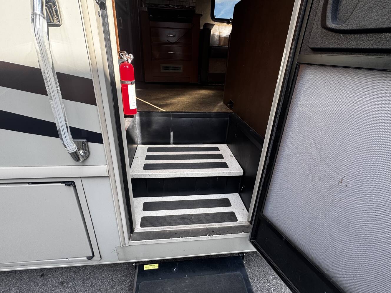 A photo of this 2017 Holiday Rambler VESTA 30D