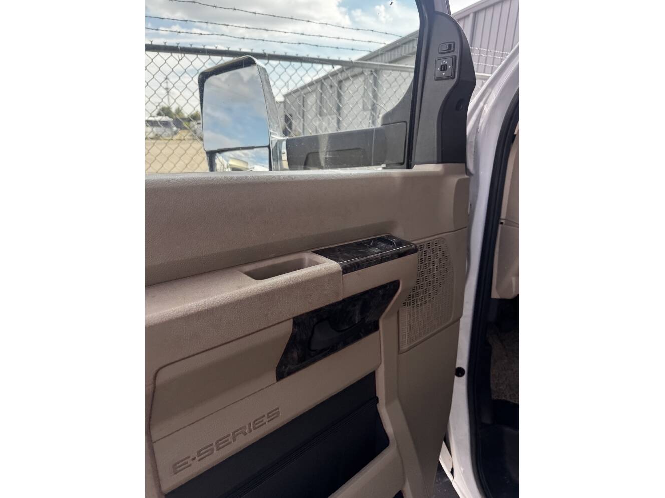 A photo of this 2017 Holiday Rambler VESTA 30D
