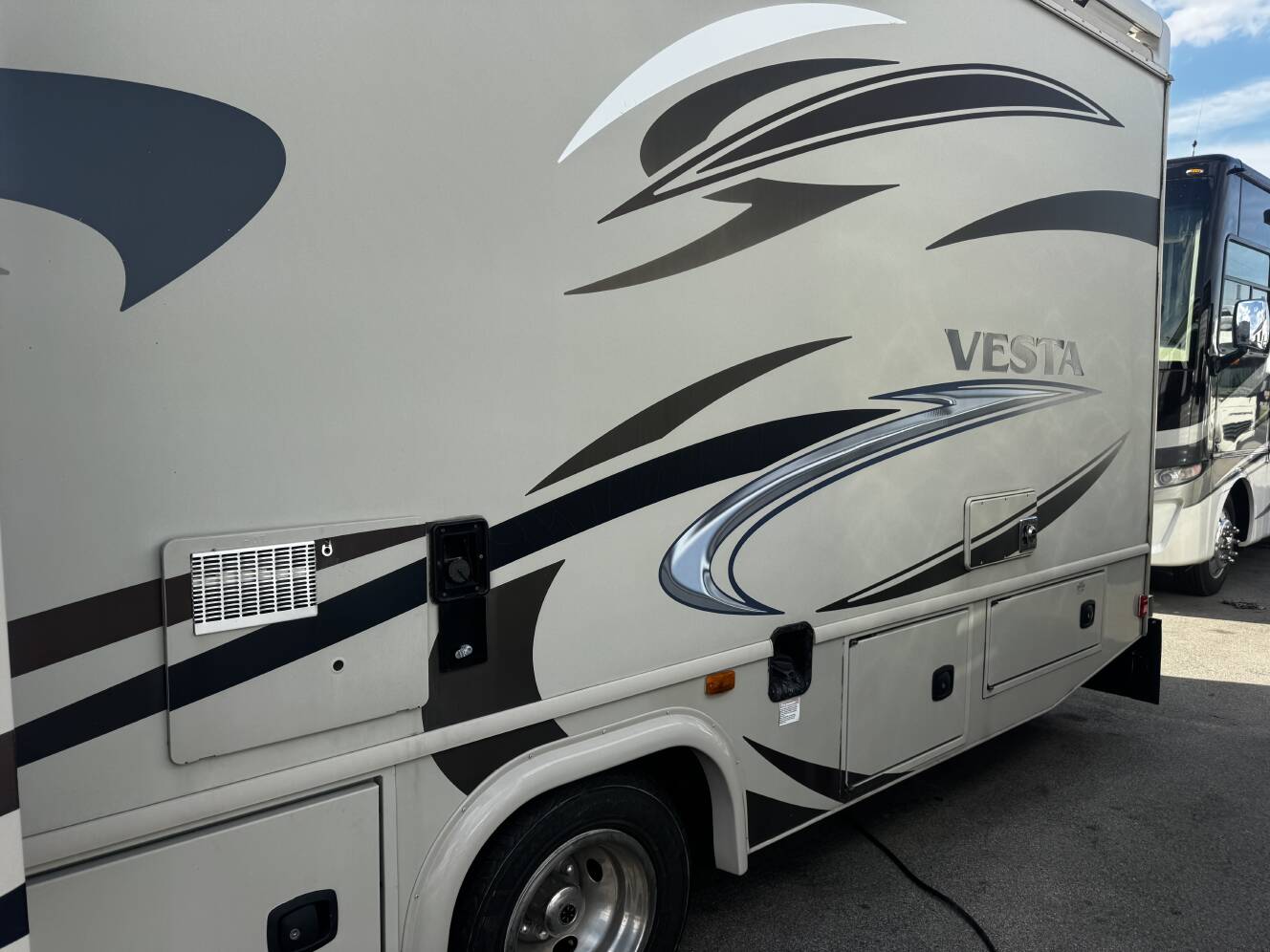 A photo of this 2017 Holiday Rambler VESTA 30D